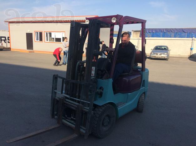Японский вилочный погрузчик Mitsubishi Fg18 газ